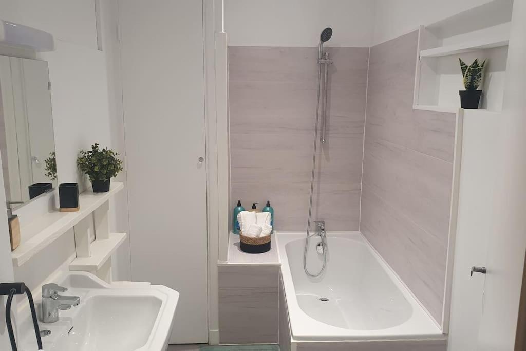 Appartement *cosy* Spacieux * Entree Autonome* Centrale*